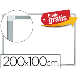 Pizarra blanca lacada magnética de 200 x 100 cm.